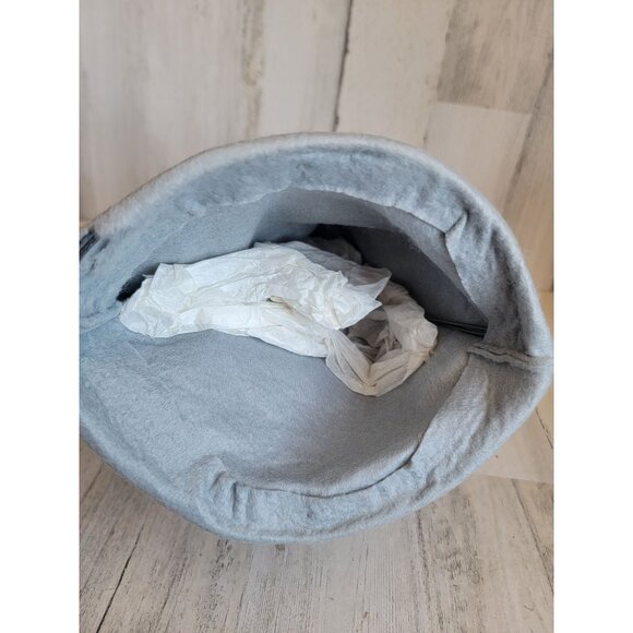 Large Annalee caroler woman Pilgrim Xmas home decor smile - Picture 12 of 14